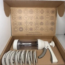 Pampered Chef Cookie Press #1525 with Original Box Retired 16 Discs Vintage
