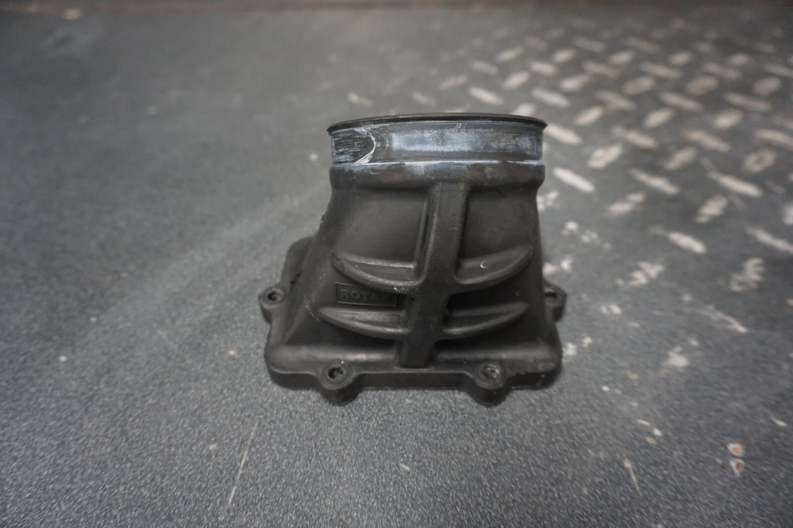 2005-2007 Ski-Doo OEM PTO Side Carburetor Carb Socket MXZ Summit Mach Z