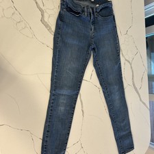 311 Shaping Skinny Levi  s 27 Jeans