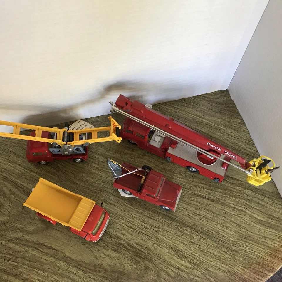 Corgi American Fire Truck Lot of 4 Vehicles Vintage - Image 4 of 4