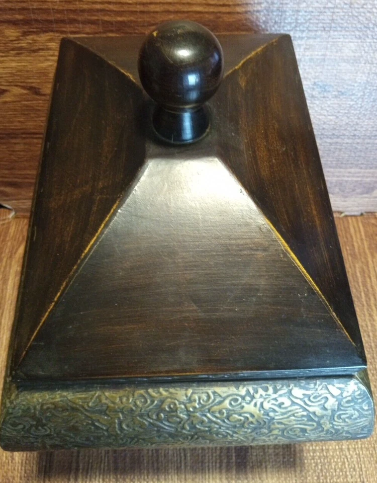 Caja Cubierta Decorativa de Mesa y Tapa Extraíble Cubierta de Madera con Latón Laminado Foto 3 de 4