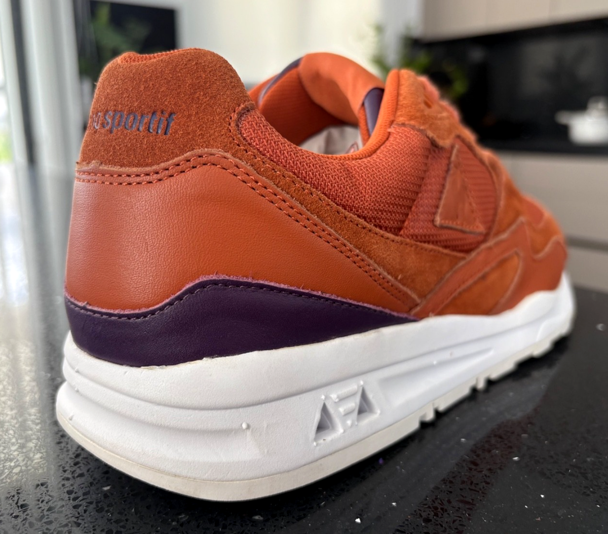 Le Coq Sportif Men's LCS R800 Racer Sneakers Retro Athletic Shoes