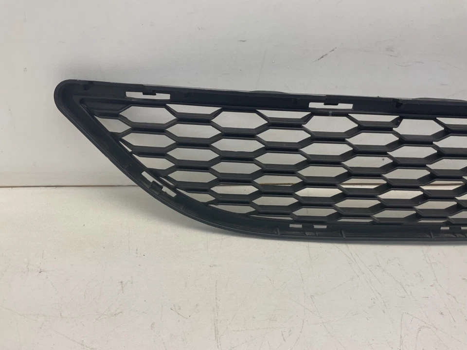 2011-2018 DODGE CARAVAN PLASTIC LOWER FRONT GRILLE CENTER ASSEMBLY OEM Foto 4 de 4