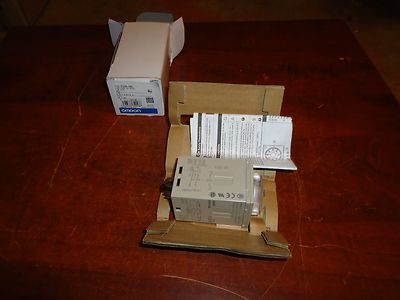 OMRON,  TIMER POWER OFF DELAY, CAT#H3CR-H8L, NEW