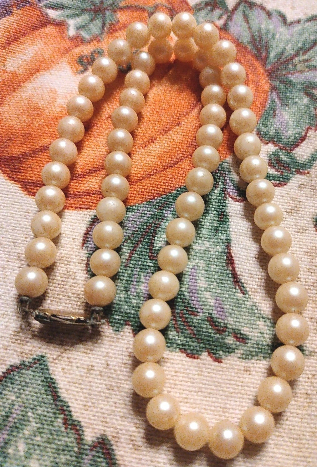 OFF WHITE Collana Perla Bianca Finta Singola Fibbia VNTG 16" Vecchia Fibbia Contrassegnata Giappone