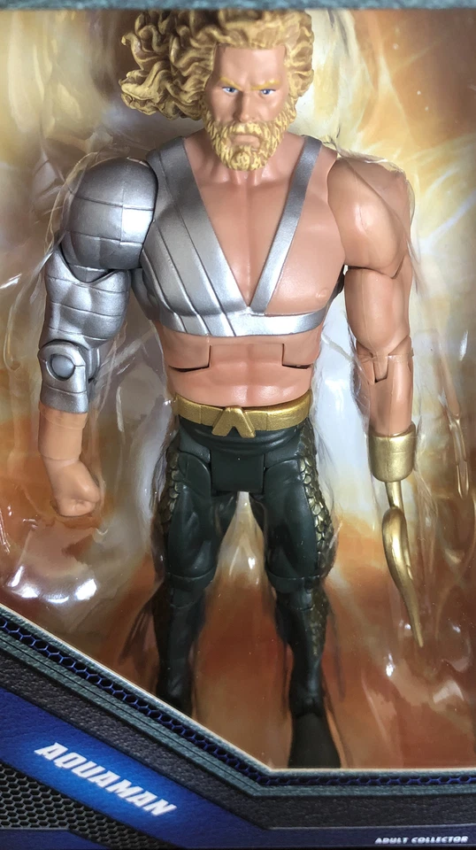 Figura Aquaman Liga de la Justicia de DC Comics Colección Signature Mattel Foto 2 de 4