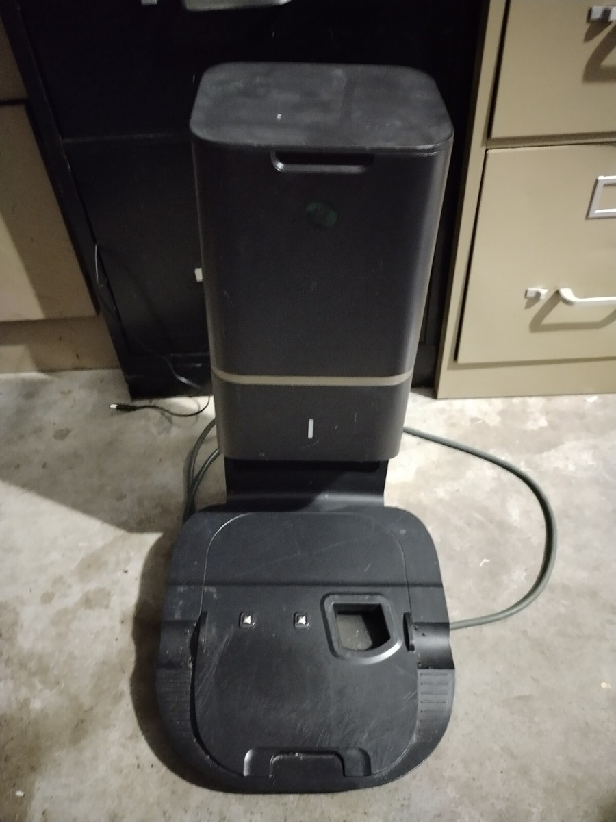 iRobot Roomba ADB-N1 Clean Base Automatic Dirt Disposal iRobot Roomba ADB-N1 Clean Base Automatic Dirt Disposal