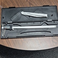 Digital Caliper 150mm Stainless Hardened LCD Display mm/inch Hard Case