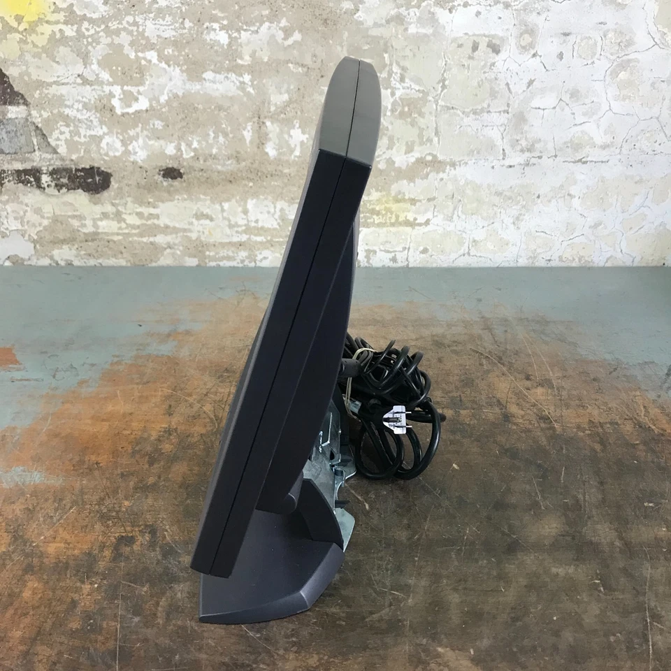 NEC 17" LCD Computer Monitor MultiSync LCD1770VX VGA/DVI 4:3 for Retro Gaming - Image 2 of 4