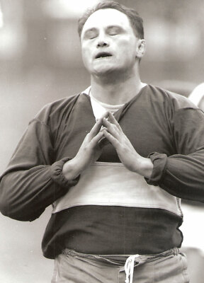 Brian Moore - ENGLAND black & white 8x6''  RUGBY PHOTOGRAPH