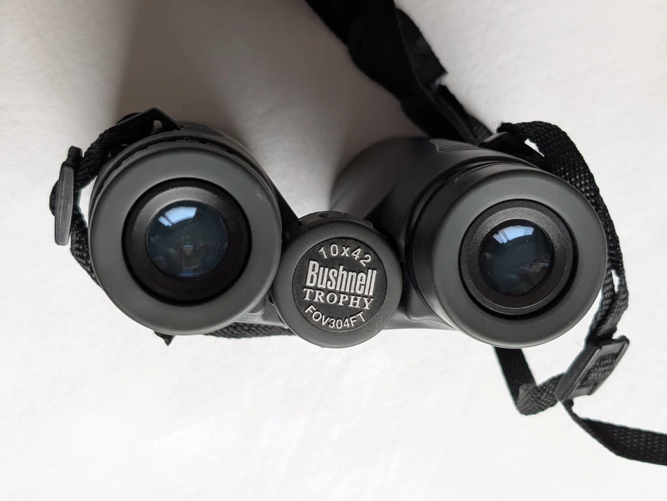 Bushnell Trophy 10x42 W/Proof Binoculars With Case (FOV304FT) in VGC - 21 Photos - Image 4 of 4