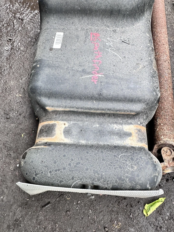 2005 Nissan Xterra Pathfinder Fuel Gas Tank 21 Gallon W/ Pump OEM GOOD Foto 3 de 4