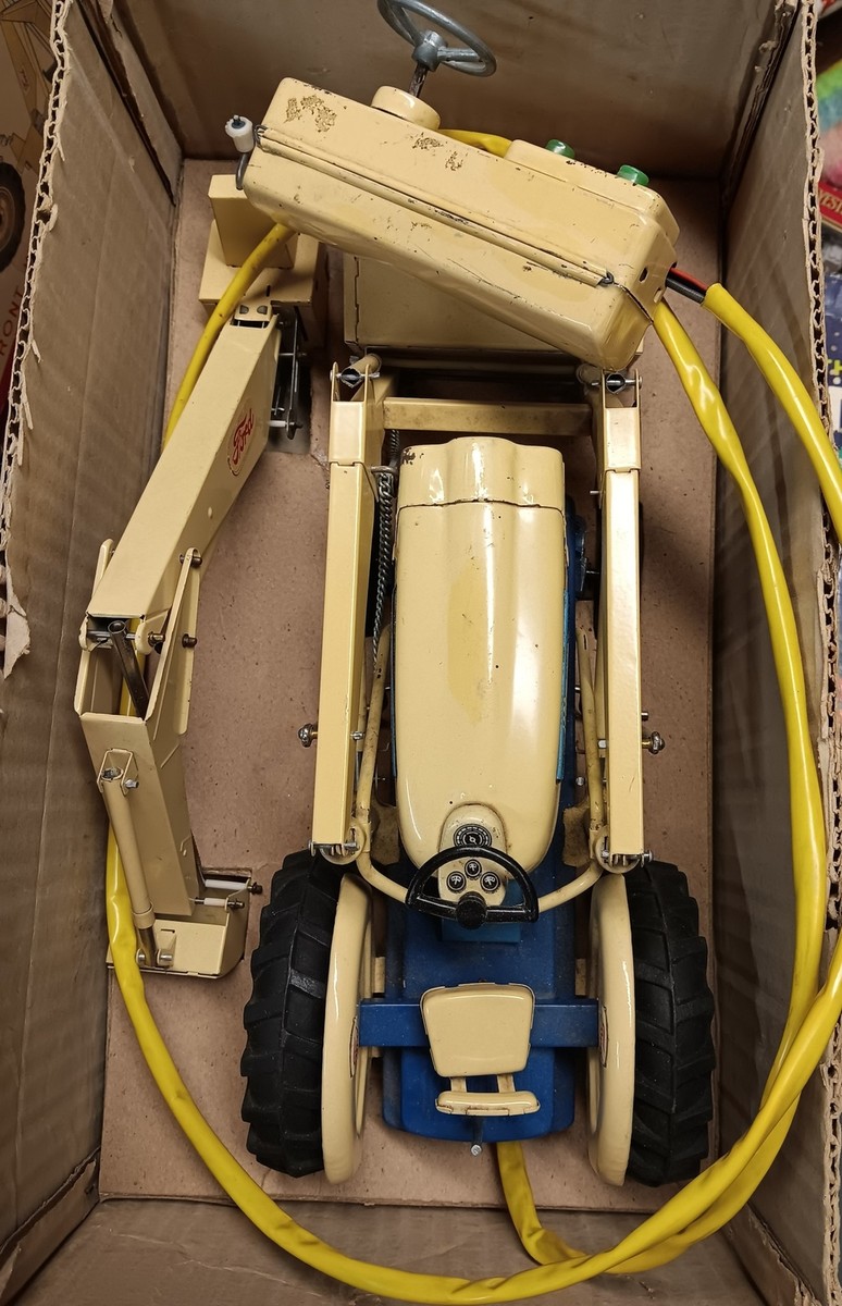 Cragstan Ford Industrial 4000 Tractor & back hoe. With Cragstan Ford Industrial 4000 Tractor & back hoe. With