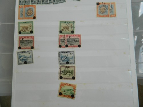 NIUE 1902 - 1967 STAMPS COLLECTION ON PAGES INC. HIGH VALUES - Picture 24 of 24
