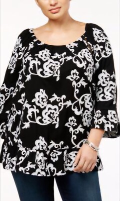 INC INTERNACIONAL CONECPTS MUJER TALLA 3X NEGRA CON FLORES BORDADAS