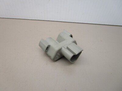 TE Connectivity  DT04-3P-P007  Deutsch Splitter Y-Socket  3-Pin Female