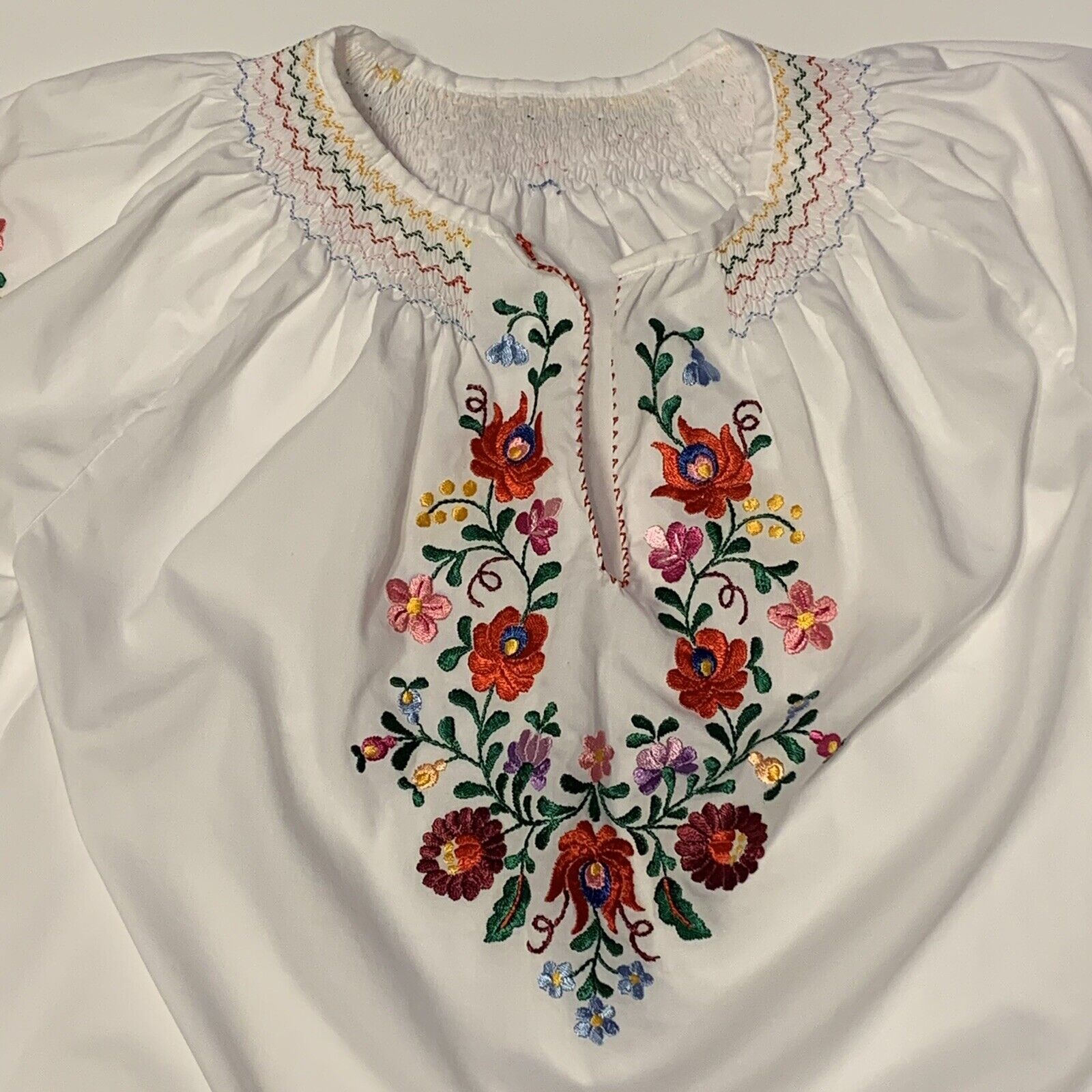 Hungarian Embroidered Vtg 70’s Floral Peasant Top… - image 3