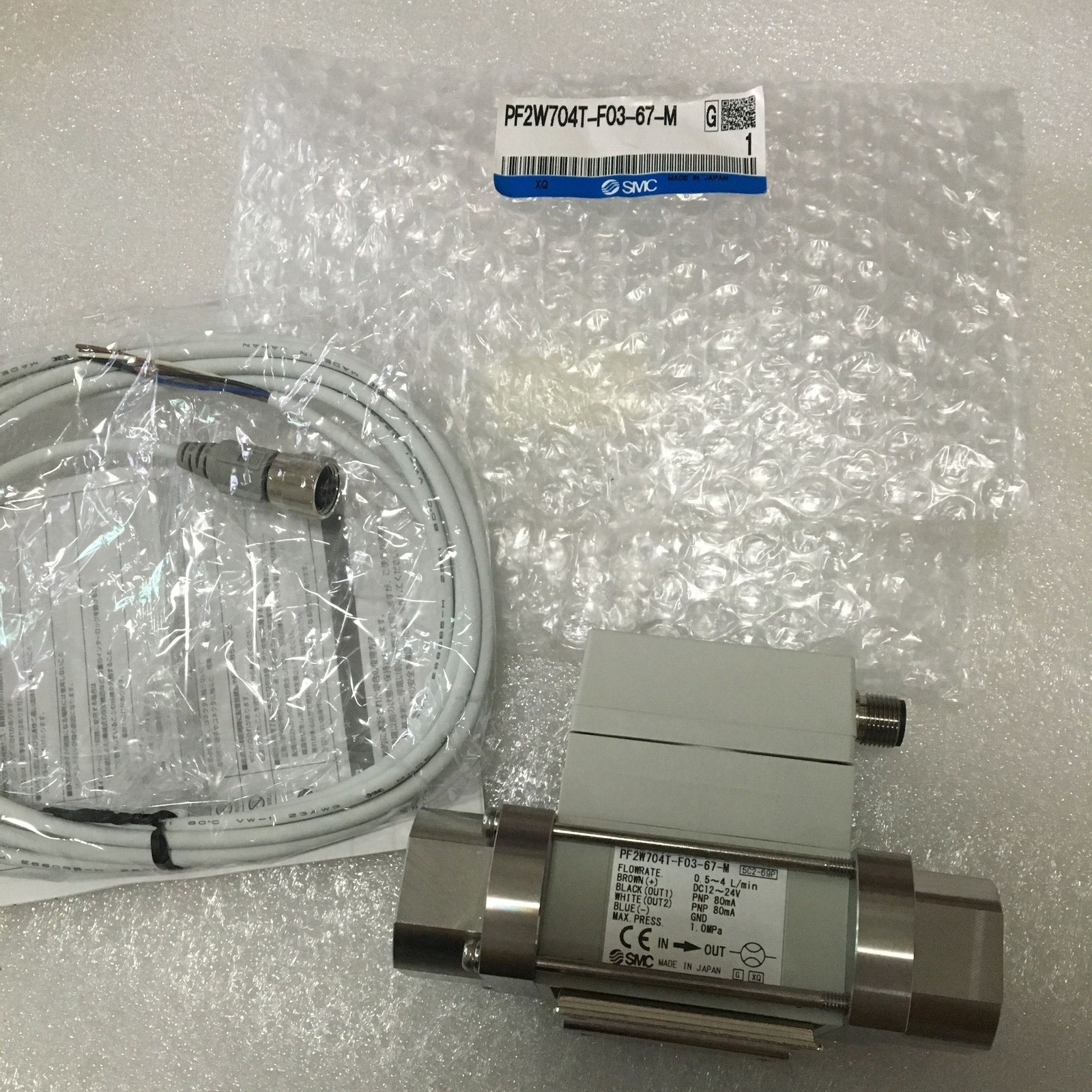 ONE NEW SMC flow switch PF2W704T-F03-67-M in bag *yt