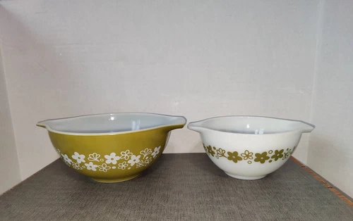 2 Vtg Pyrex Mixing Bowls Crazy Daisy Spring Blossom Green & White-Read