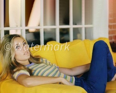 Sharon Tate Vintage 1960s Hollywood Actress 8x10 Publicity Photo   Classic Celeb