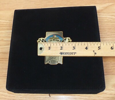 Disney Daytona International Speedway 2004 500 Event Pin Box Set  display picture 1