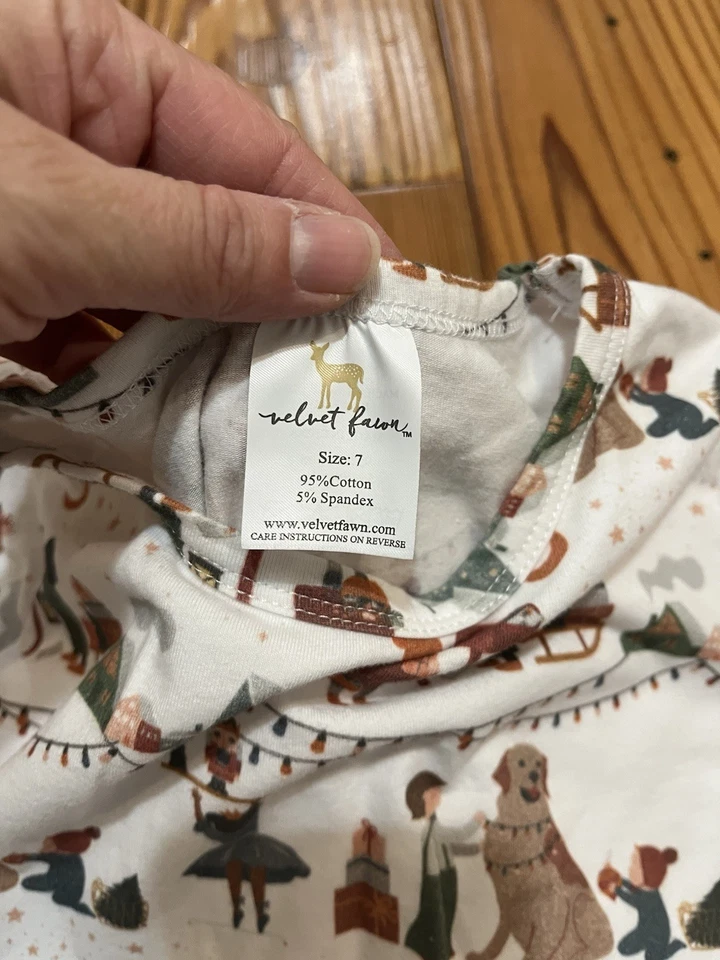 Pijama Velvet Fawn Christmas Holiday Nostalgia, tamanho 7 gênero neutro - Imagem 4 de 4