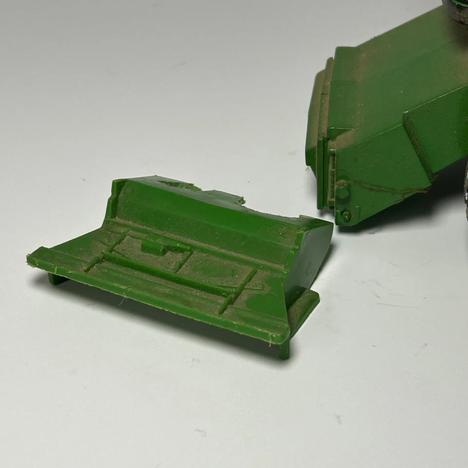 2000 ERTL John Deere 2266 Combine, 1/32 Scale Incomplete with Some Damage - Image 2 of 4