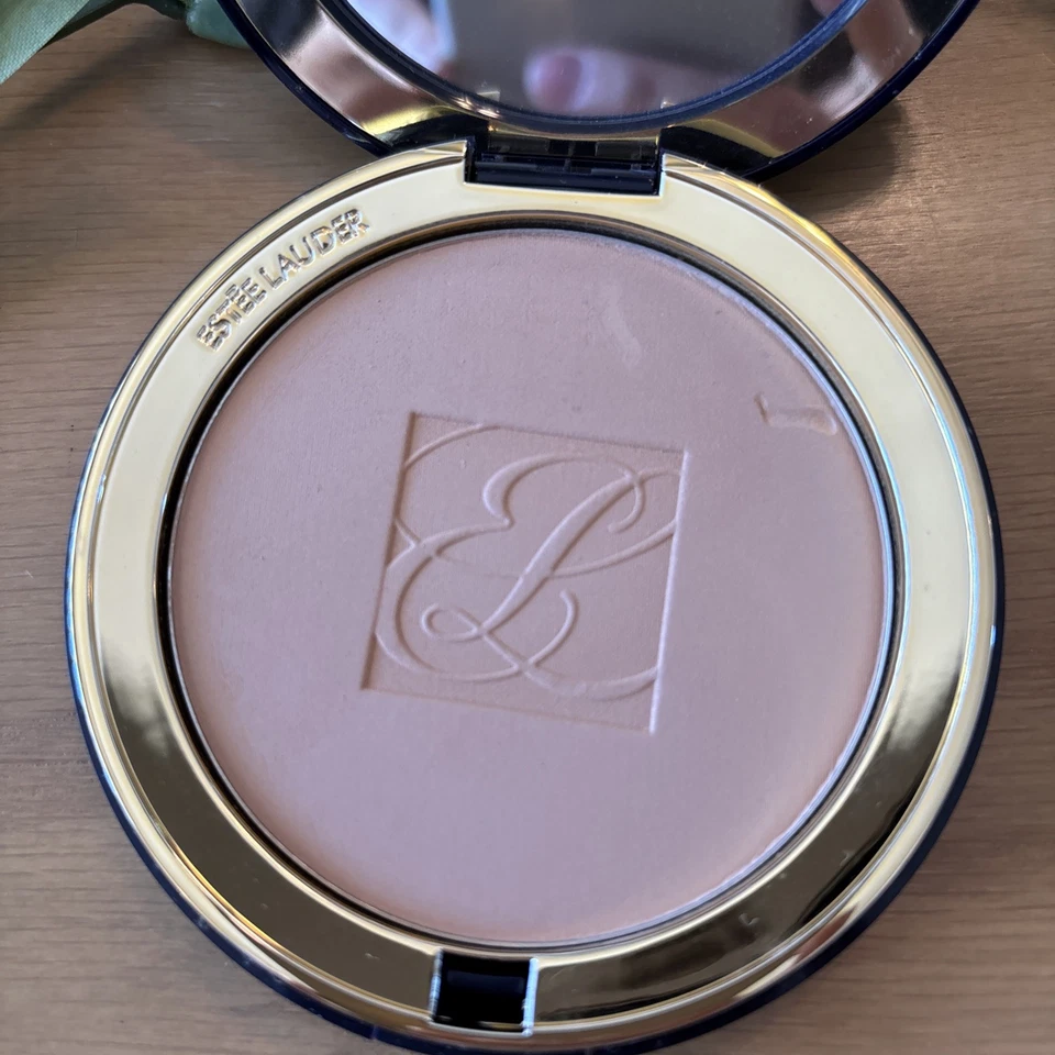 Estee Lauder Double Matte Oil Control Pressed Powder 04 Medium Deep .49 oz - Image 2 of 4