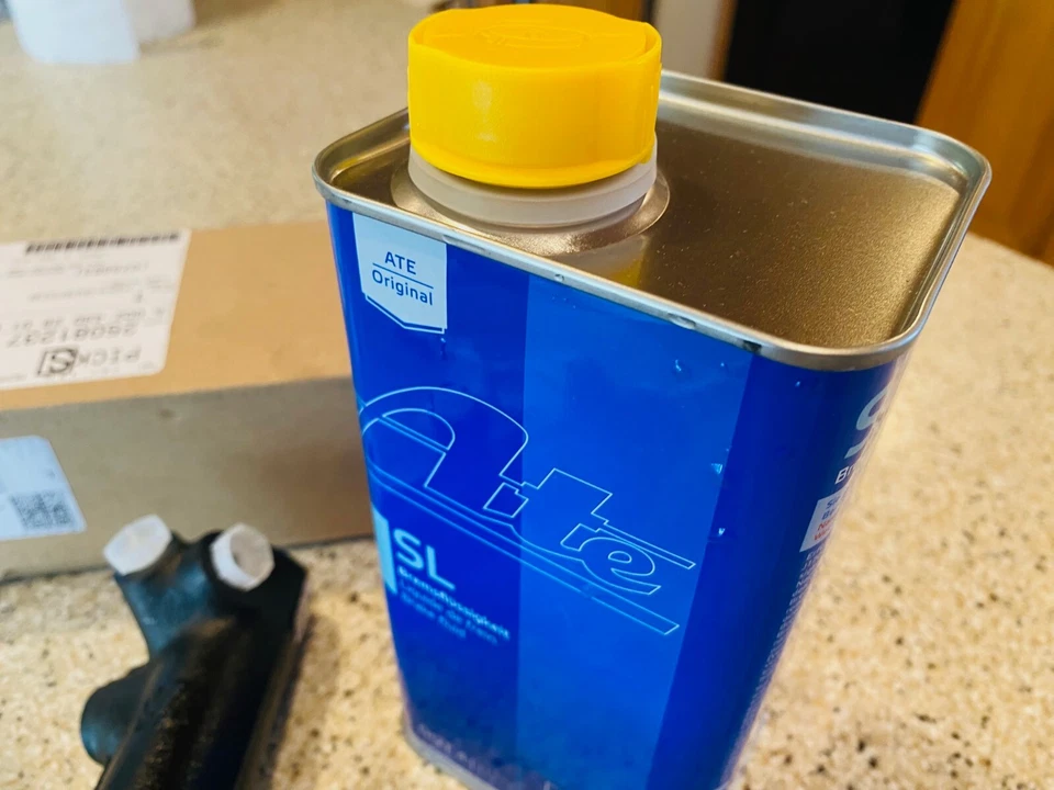 CILINDRO MAESTRO FRENO MERCEDES BENZ W107 W108 W109 W111 W114 W115 ORIGINAL ATE Foto 2 de 4