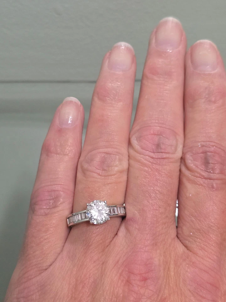 Обручальное кольцо-солитер Diamonique из чистого серебра круглой огранки - размер 7 - Изображение 4 из 4