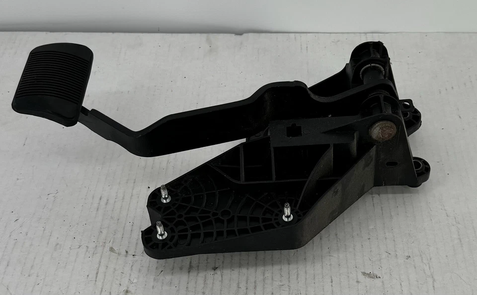 Dodge Grand Caravan Chrysler Town Country 08 - 16 педаль тормоза в сборе 4721922AF - Изображение 3 из 4