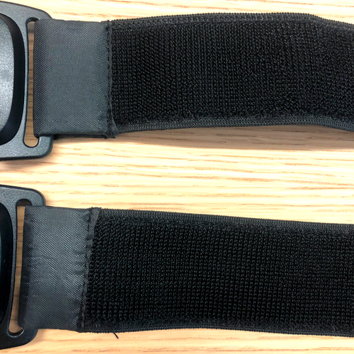 Hinge Health Exercise Shin and Thigh Motion Sensors with straps (parts only) - Picture 6 of 6