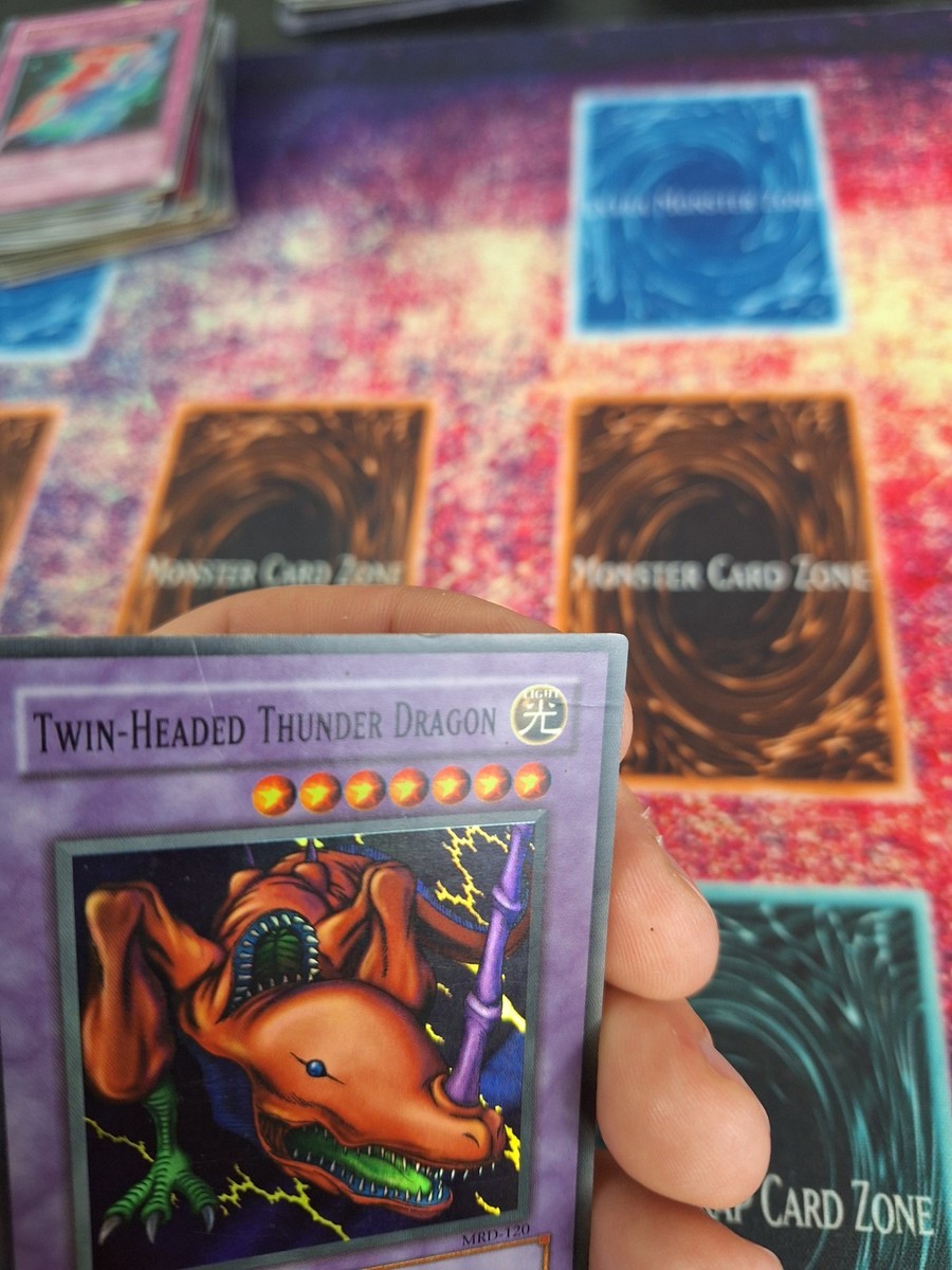 Yugioh Twin-Headed Thunder Dragon MRD-120 Super Rare Unlimited LP