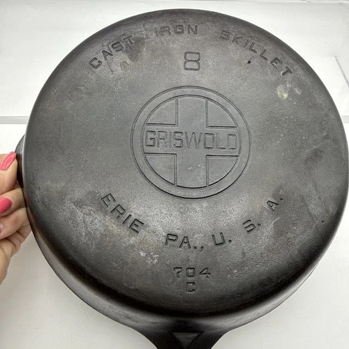 Griswold Cast Iron Skillet No.8 Large Block Logo, EPU 704 Vintage Flat/No cracks