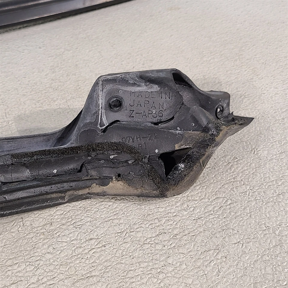 97-04 Corvette C5 挡风玻璃框架到 Targa 顶部 Weatherstriping Hatchback Aa742 — 第 2/4 张图片