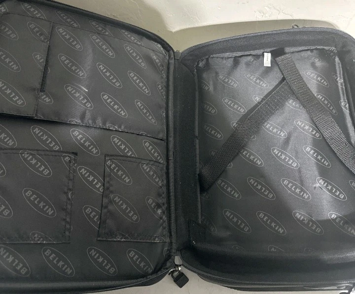 Bolso Belkin para portátil con correa para el hombro Foto 3 de 3