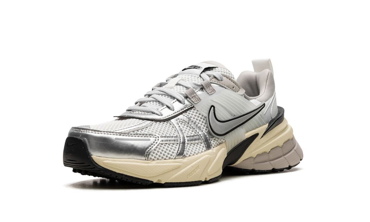 Nike V2K Run Summit White Metallic Silver HJ4497-100 Mens