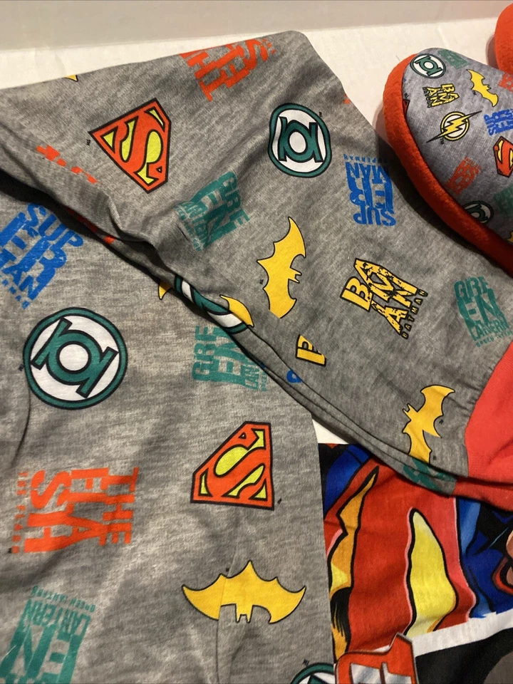Pijama y pantuflas Justice League Flash Batman Superman para niño talla 8 Foto 4 de 4