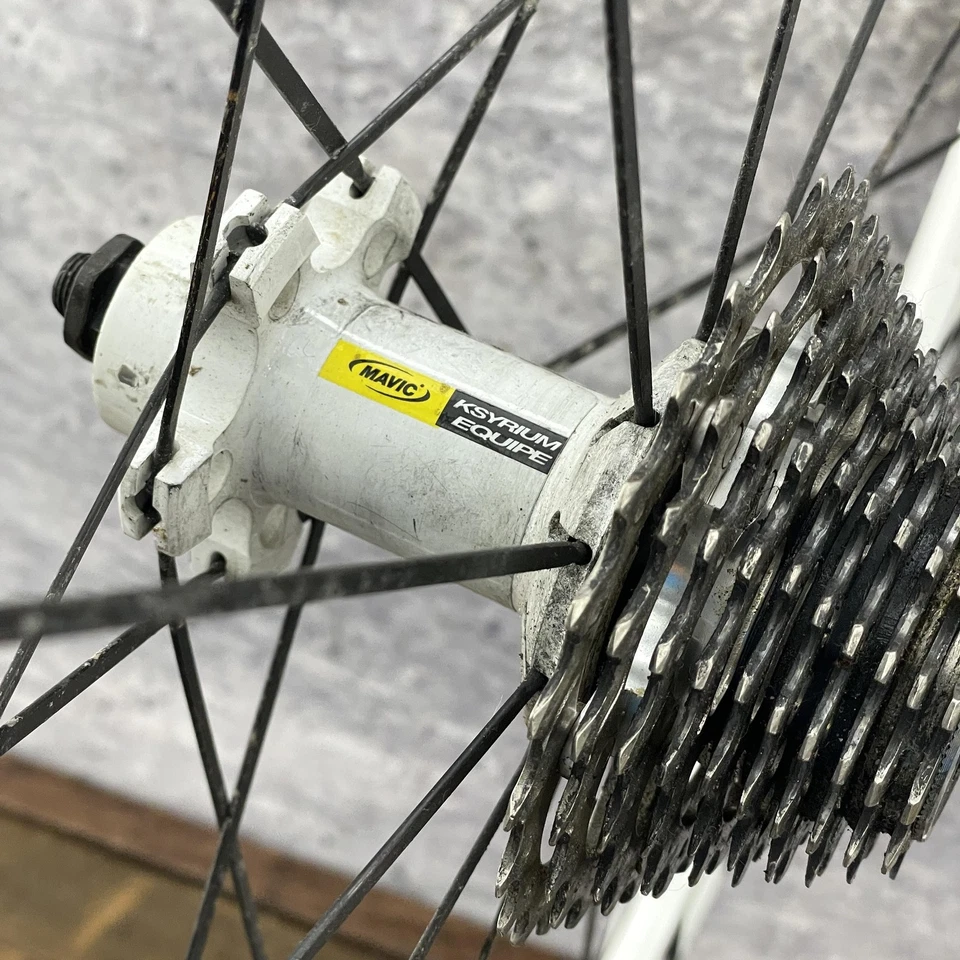 Juego de ruedas blancas Mavic Ksyrium Equipe 700C llanta cubierta de carretera Shimano 10s 9s 8s 130 Foto 2 de 4