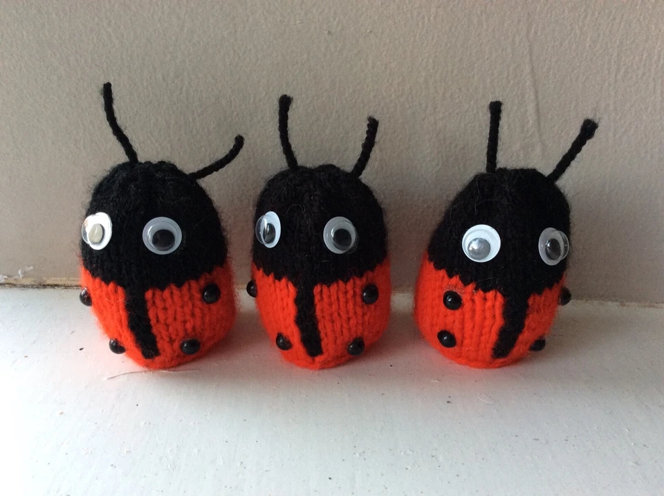 EASTER LADYBIRDS KNITTING PATTERN TO COVER /COSY CREME EGG