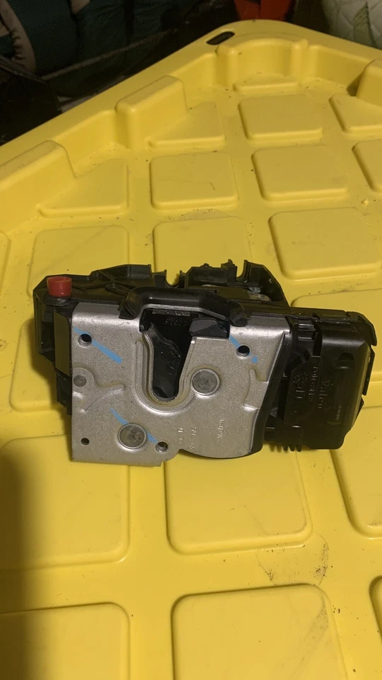 2005-2011 SAAB 9-3 Rear Back RH Right Passenger Door Lock Actuator OEM 12759697 Foto 4 de 4