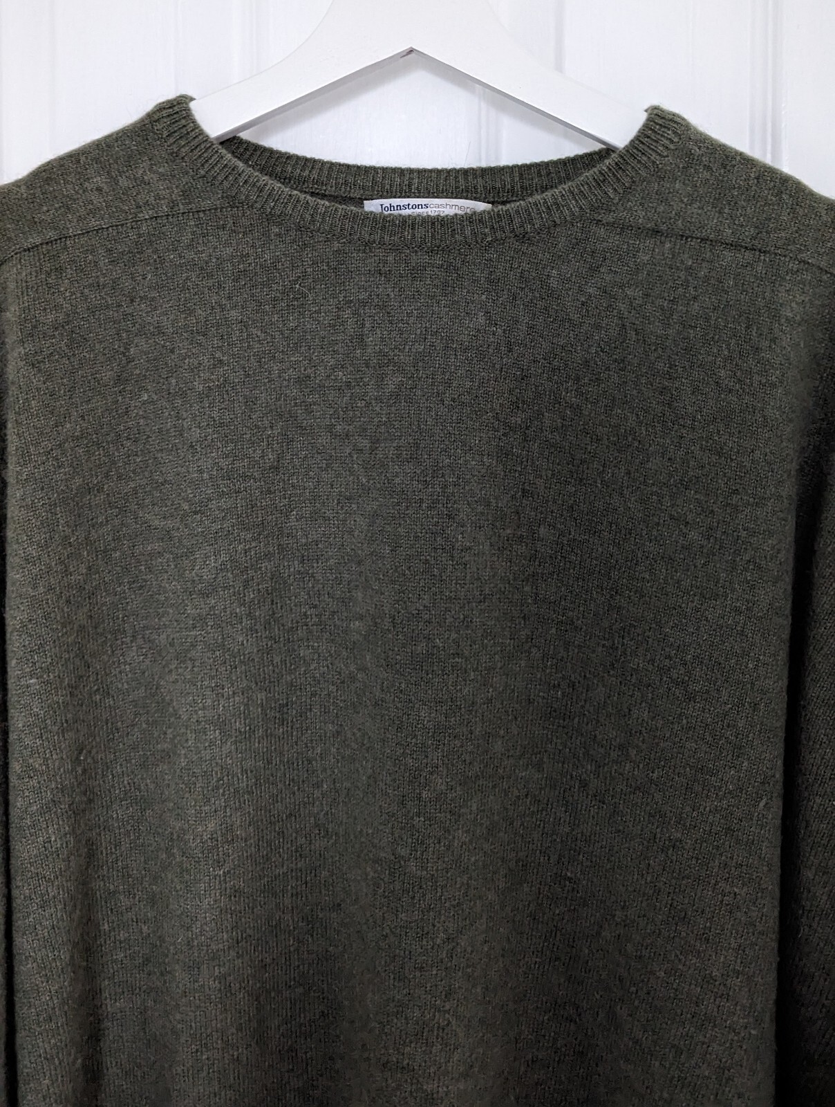 Mens Cashmere jumper Johnston's cashmere green. Excellent condition. 48