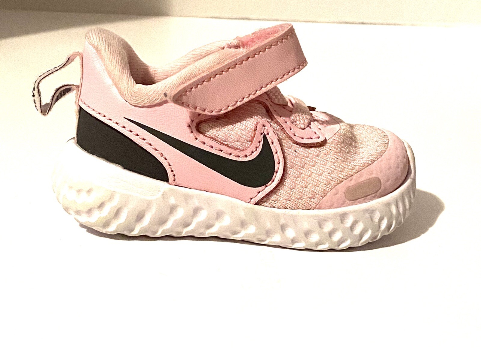 nike revolution 2 pink