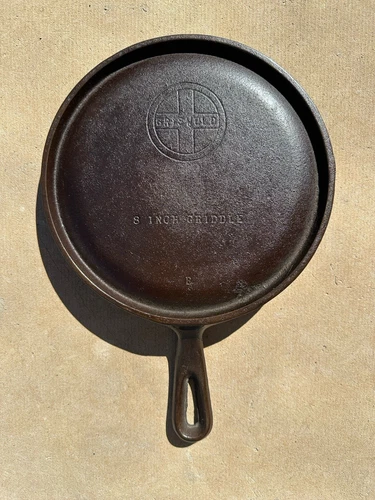 Griswold Cast Iron Griddle #7 8” No Spin Seasoned