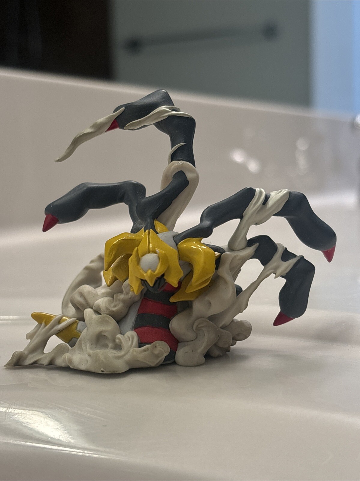 *Pre-owned!* Pokémon Platinum DS Promo Mini Giratina Figurine (2008, NINTENDO)