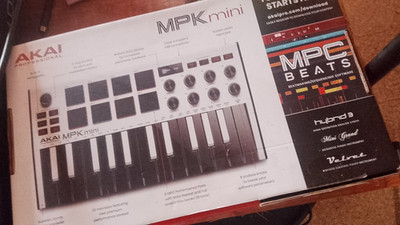Akai MPK mini Keyboard-Controller, 25 Tasten, digital, Software enthalten, OVP