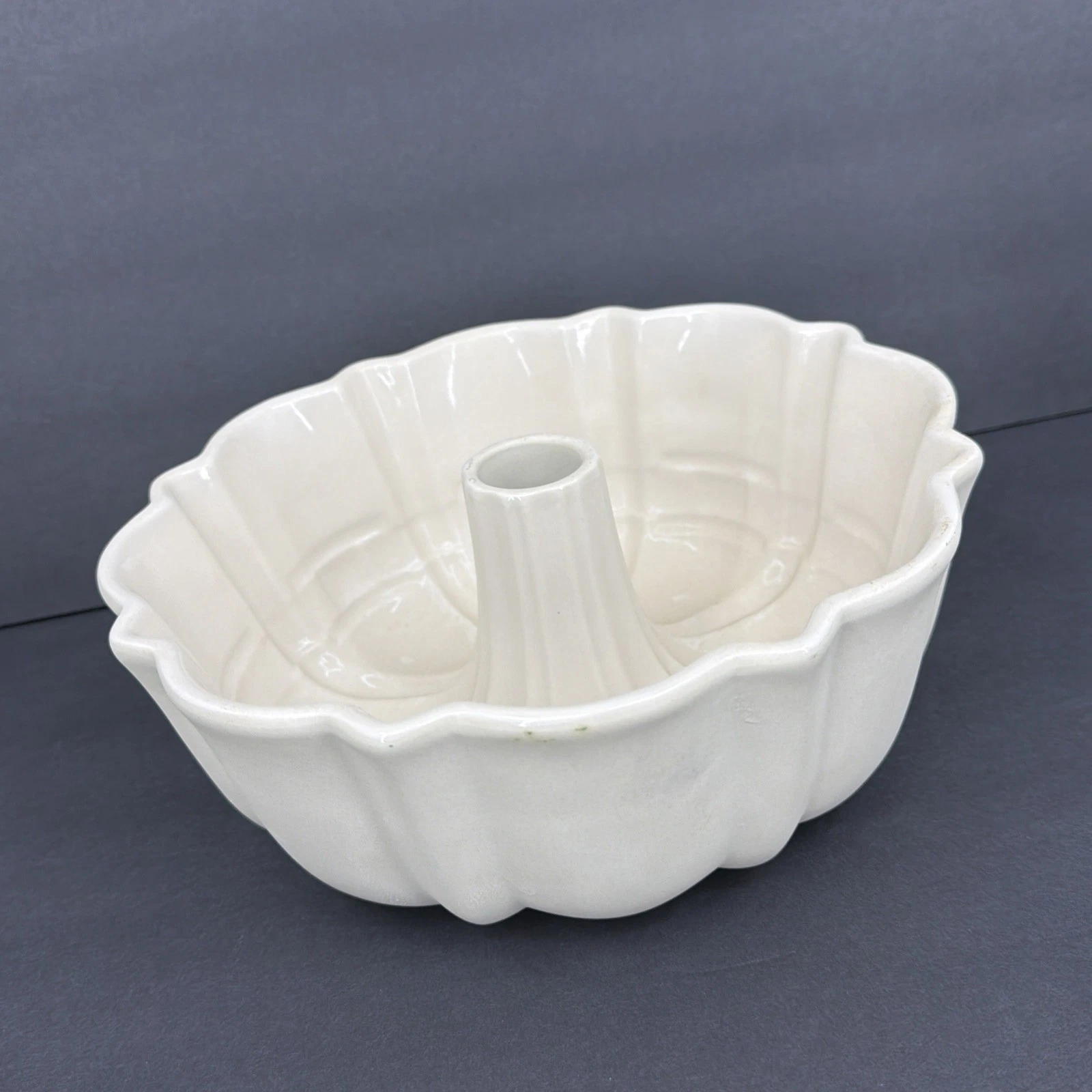 Longaberger Bundt Cake Pan Pottery Ivory Woven Traditions EUC
