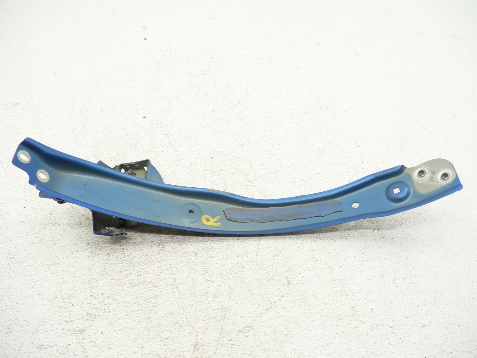 Audi R8 Spyder 2017-2023 Front Right Fender bracket P/N 4S0805528B