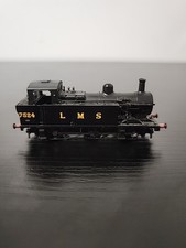 Graham Farish N gauge LMS 3F 'Jinty' Tank locomotive 7524