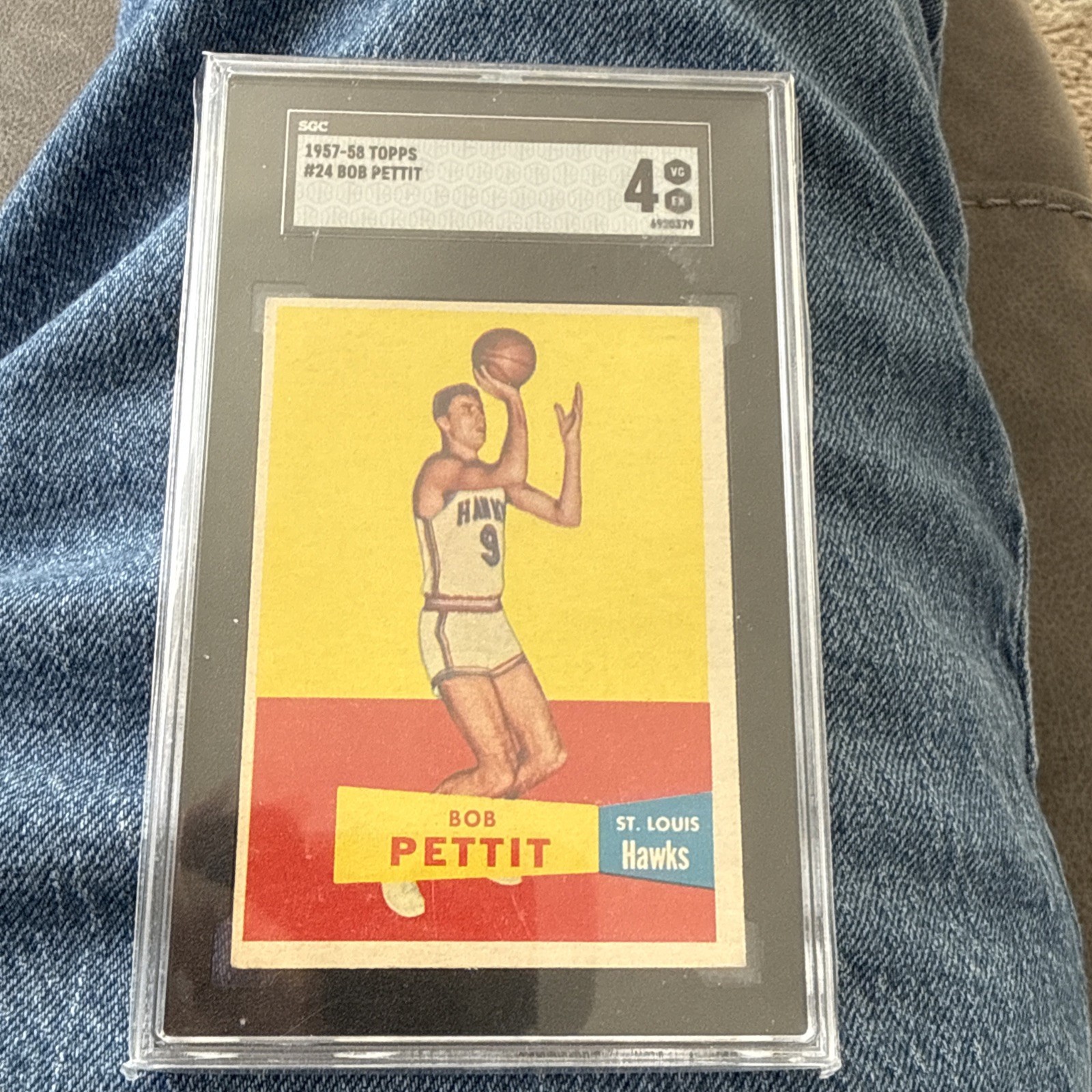 1957-58 Topps #24 Bob Pettit SGC 4 NBA HOF St Louis Hawks